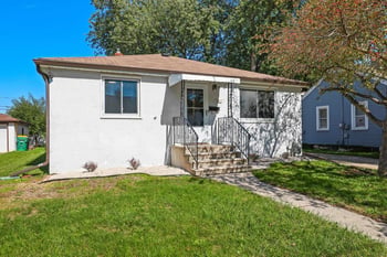 1627 Smith St, Green Bay, WI 54302