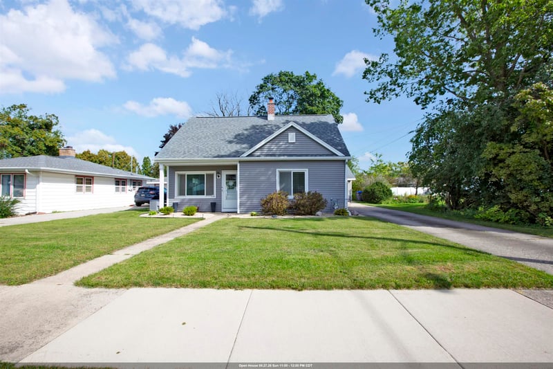 724 Mitchell St, Neenah, WI 54956