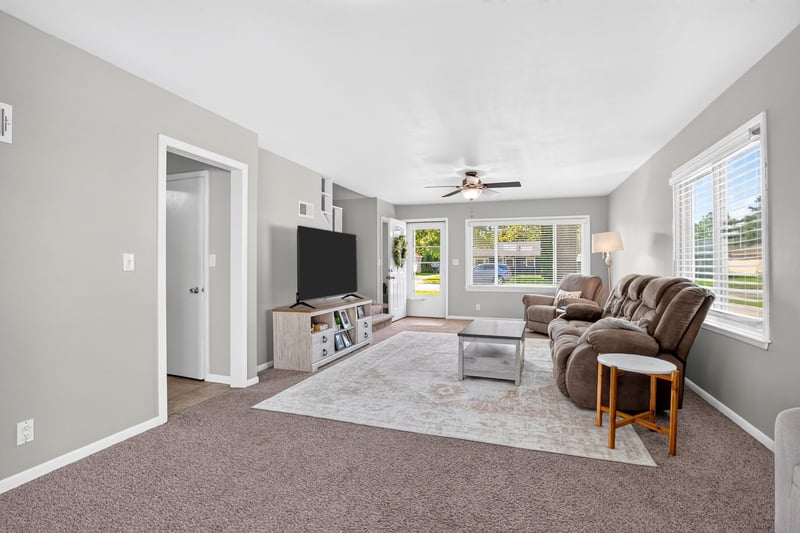 724 Mitchell St, Neenah, WI 54956