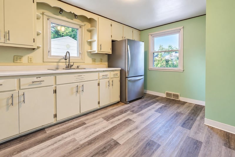 1490 Hastings St, Green Bay, WI 54301