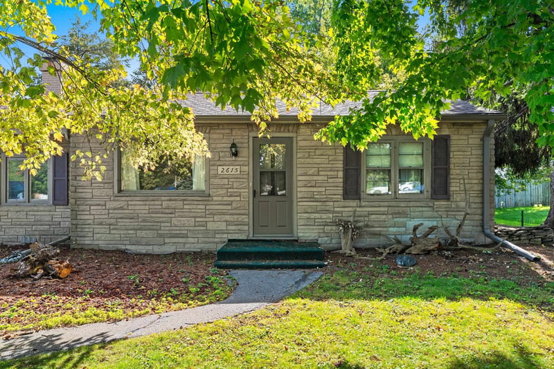 2615 W Highway Dr, Appleton, WI 54914-1537