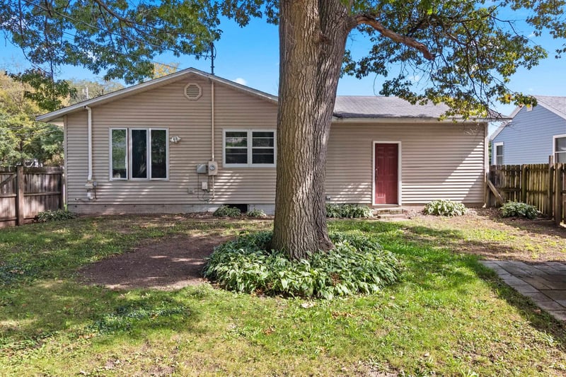 835 S Prospect St, Shawano, WI 54166-0000