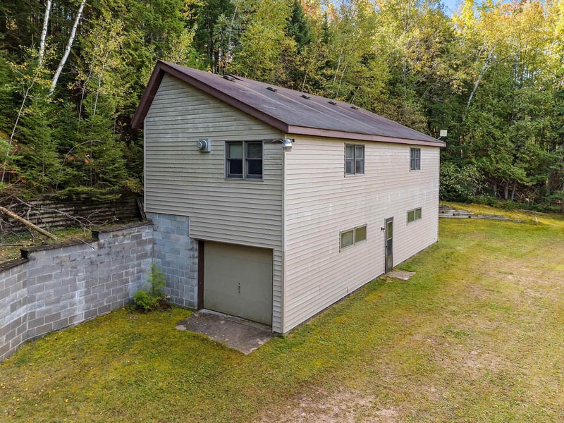 15618 Upper Island Lake Ln, Mountain, WI 54149