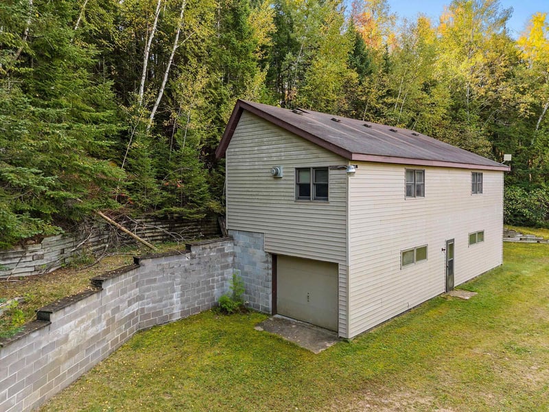 15618 Upper Island Lake Ln, Mountain, WI 54149