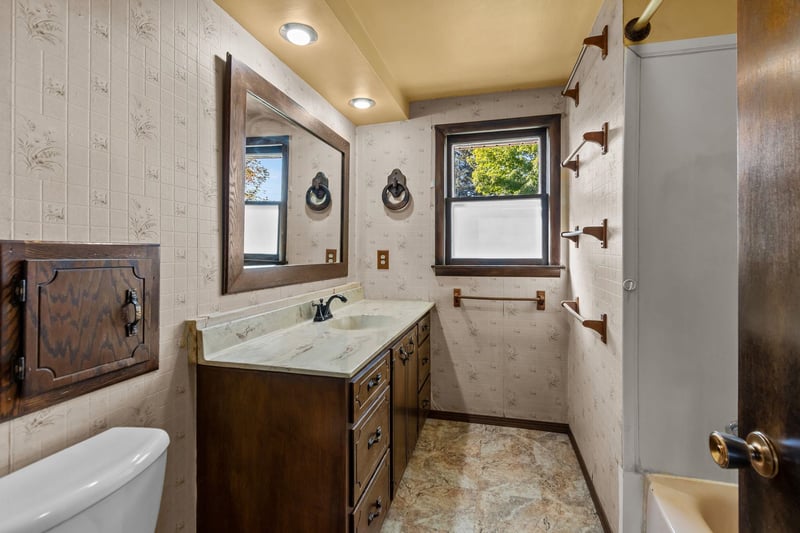 408 W 15th St, Kaukauna, WI 54130