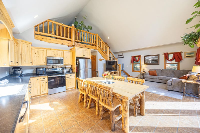 12445 Bedrock Ln, Suring, WI 54174