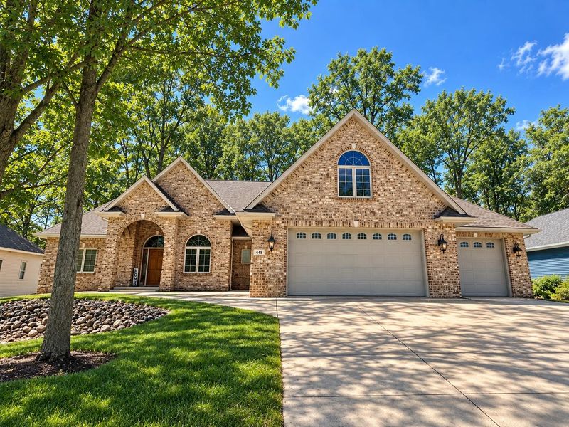448 Harvest Rd, Green Bay, WI 54302-4824