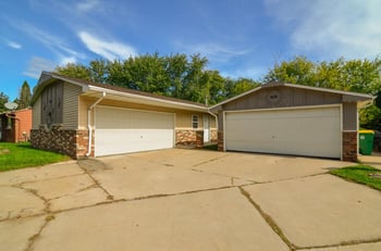 607 Victoria Ct, Green Bay, WI 54311