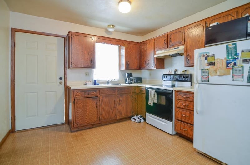 607 Victoria Ct, Green Bay, WI 54311