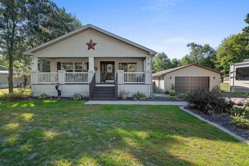 W5021 Pioneer Dr, Shawano, WI 54166