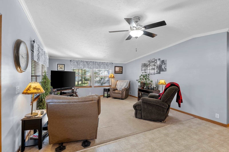 W5021 Pioneer Dr, Shawano, WI 54166