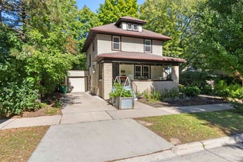1017 Eliza St, Green Bay, WI 54301-3226