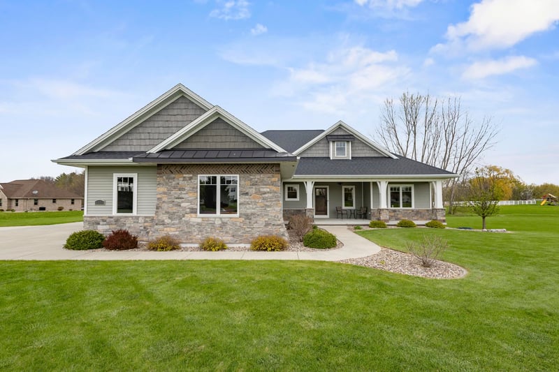 3551 Hickory Ridge Dr, De Pere, WI 54115