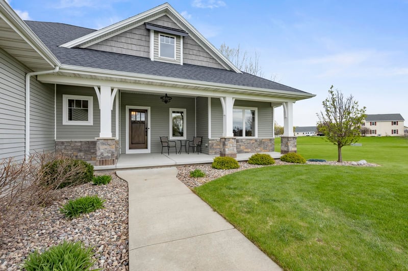 3551 Hickory Ridge Dr, De Pere, WI 54115
