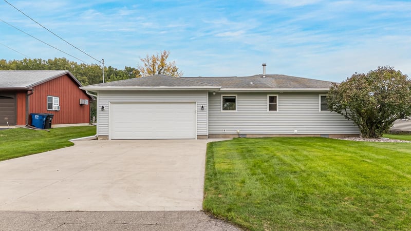 653 Krenz Rd, Omro, WI 54963