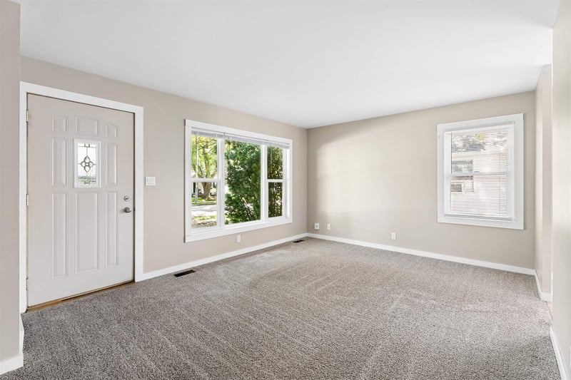 937 Gail Ave, Neenah, WI 54956