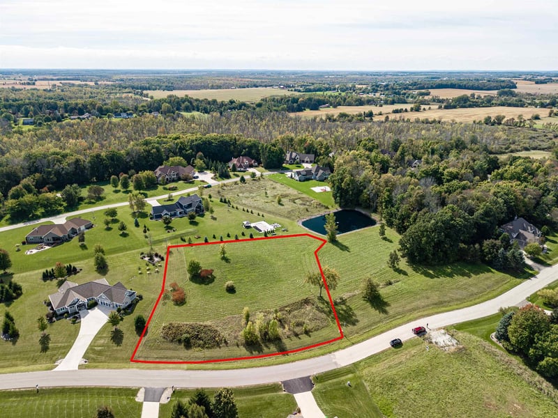 W9001 Forest Ridge Dr #32, Hortonville, WI 54944