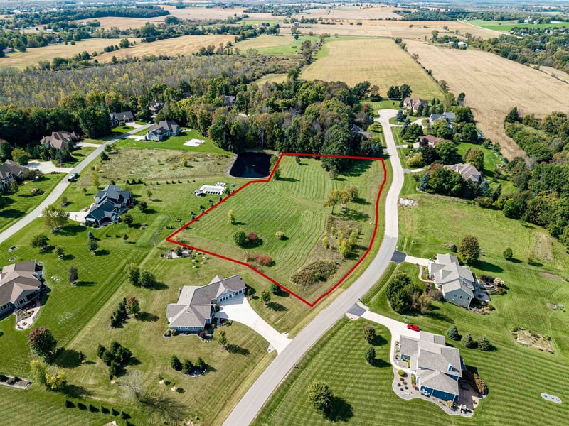 W9001 Forest Ridge Dr, Dale, WI 54944