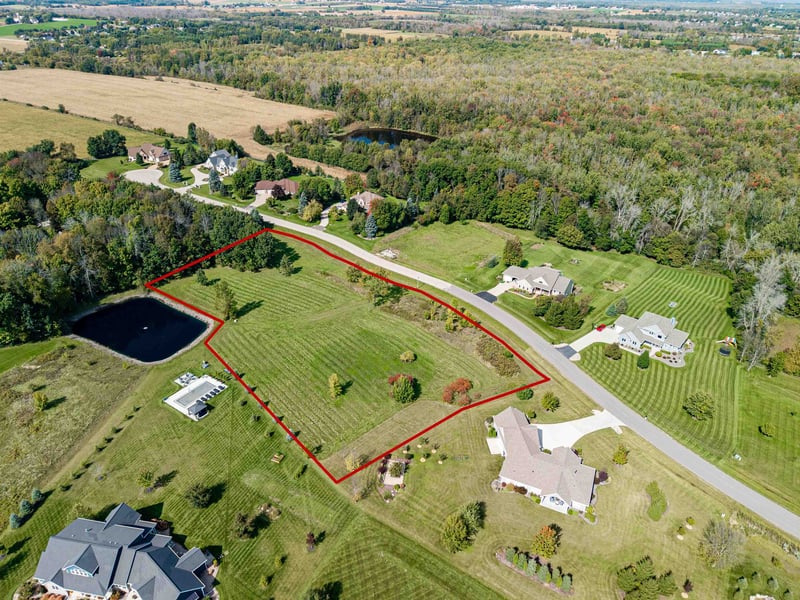W9001 Forest Ridge Dr, Dale, WI 54944