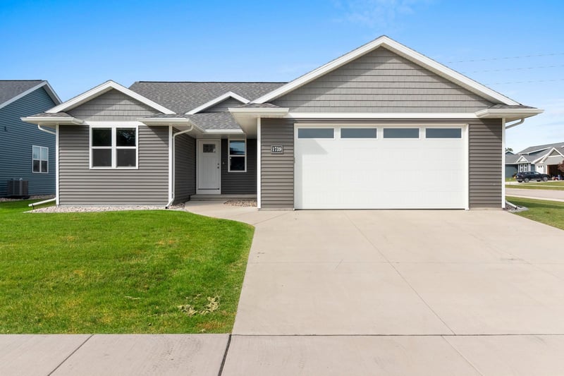 1739 Honor St, Neenah, WI 54956