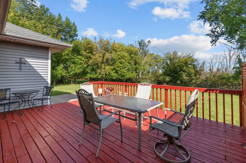 2282 Willow Way Dr, Oshkosh, WI 54904