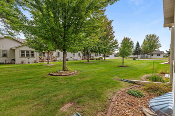 2770 Havenwood Dr #B, Oshkosh, WI 54902