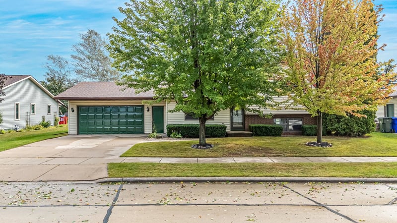2824 Sullivan Ave, Kaukauna, WI 54911