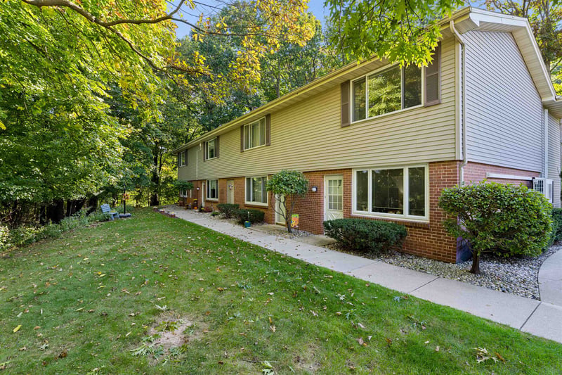 1031 S West Ct #A, Appleton, WI 54915