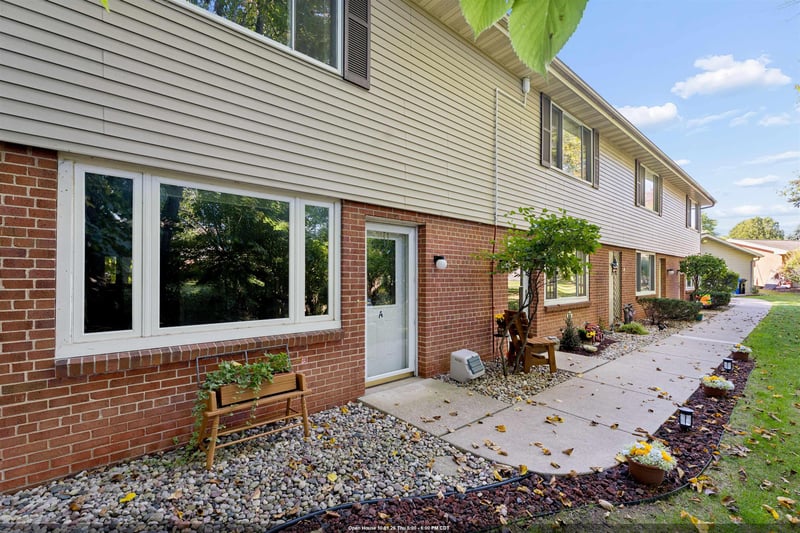 1031 S West Ct #A, Appleton, WI 54915