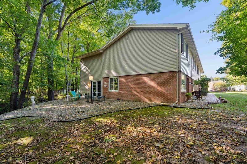 1031 S West Ct #A, Appleton, WI 54915