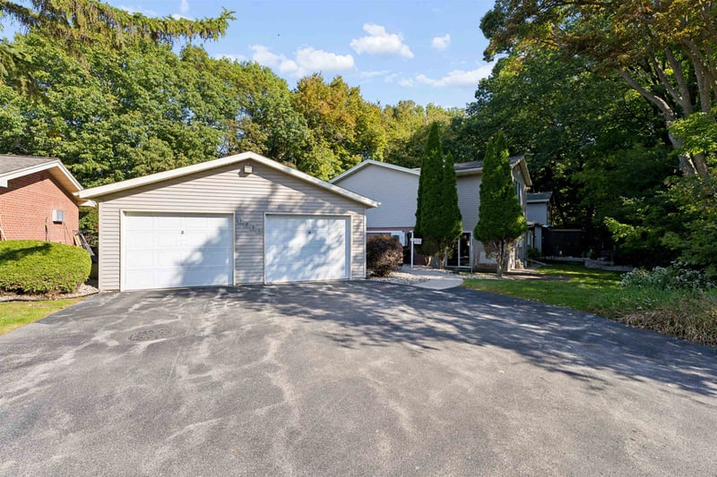 1031 S West Ct #A, Appleton, WI 54915