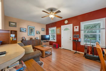 1231 Eliza St, Green Bay, WI 54301