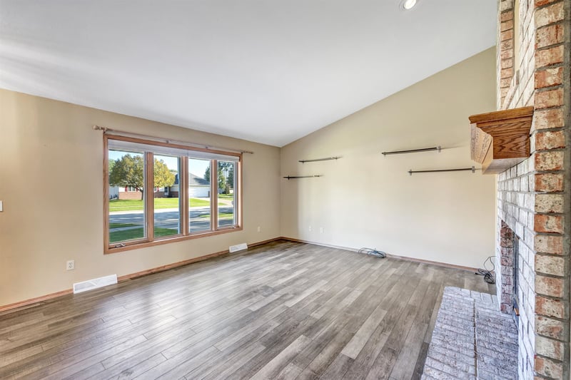 1233 Drews Dr, De Pere, WI 54115