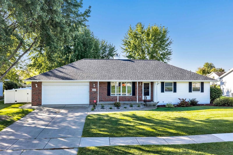 1233 Drews Dr, De Pere, WI 54115