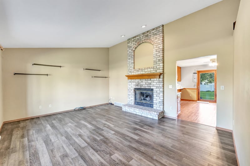 1233 Drews Dr, De Pere, WI 54115