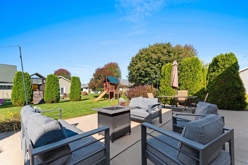 231 Winchester Dr, Seymour, WI 54165-1355