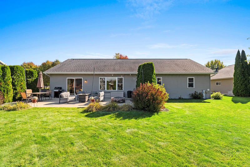 231 Winchester Dr, Seymour, WI 54165-1355