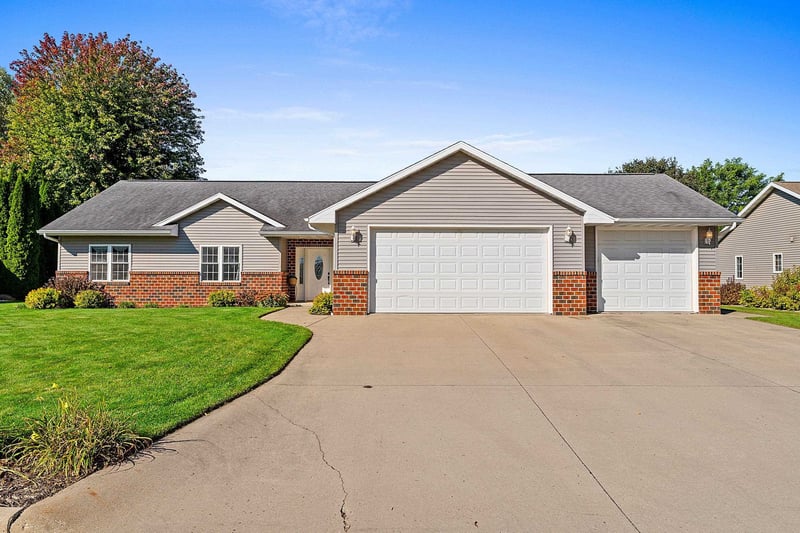 231 Winchester Dr, Seymour, WI 54165-1355