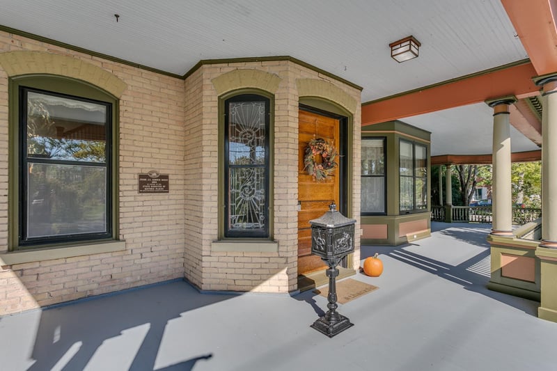 516 E Forest Ave, Neenah, WI 54956
