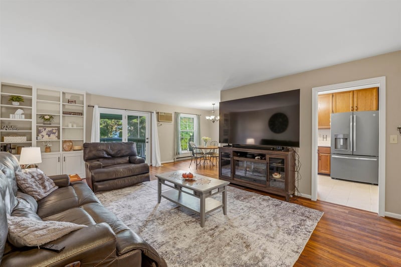 2362 Wisconsin St, Oshkosh, WI 54901-7810