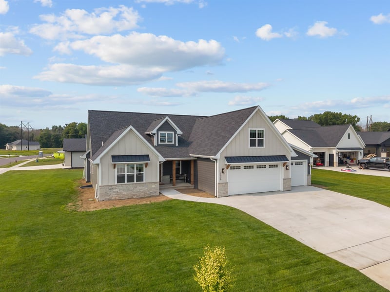 1029 Lancaster Ct, Howard, WI 54313