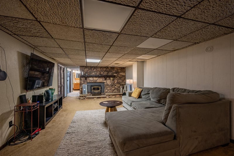 1434 Baumgart Rd, Green Bay, WI 54304-1352