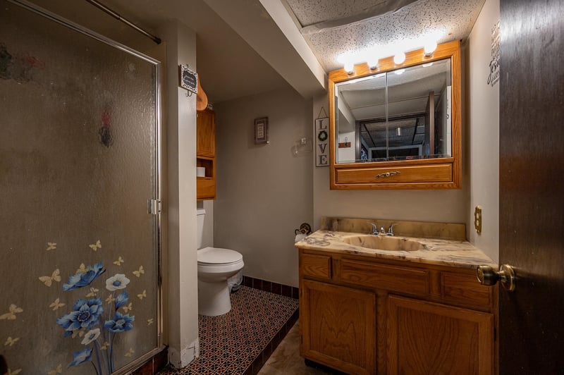 1434 Baumgart Rd, Green Bay, WI 54304-1352