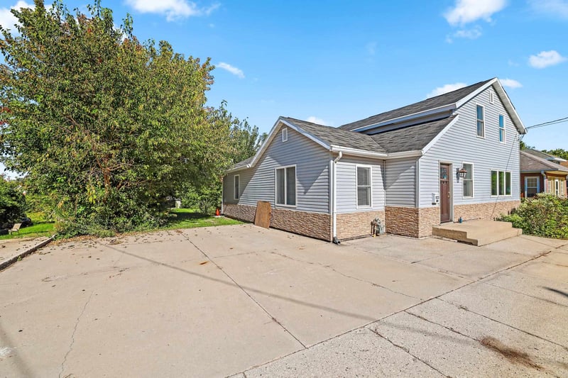 1123 Crooks St, Green Bay, WI 54301-3816