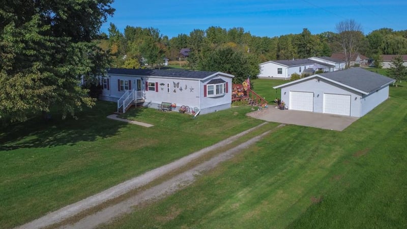 886 Lilly Rd, Little Suamico, WI 54141