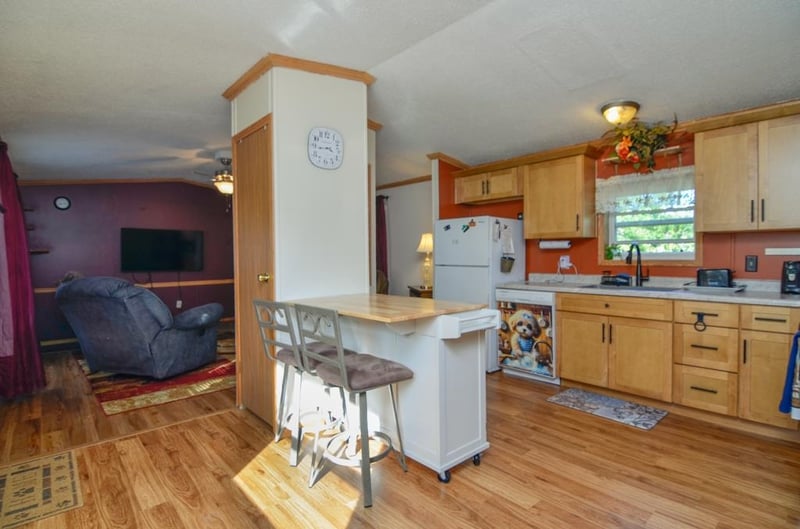 886 Lilly Rd, Little Suamico, WI 54141