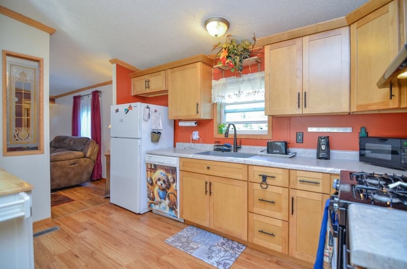 886 Lilly Rd, Little Suamico, WI 54141
