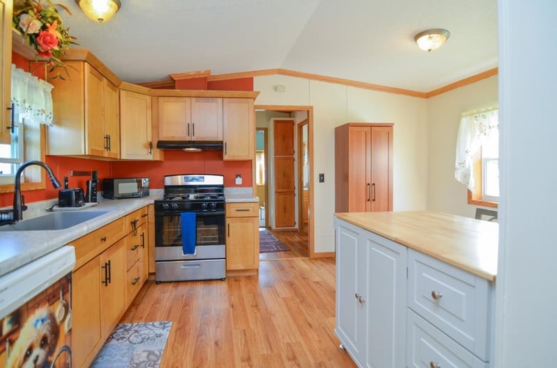 886 Lilly Rd, Little Suamico, WI 54141