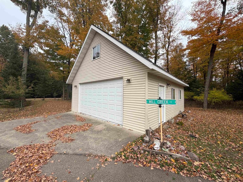 W12531 Mill Creek Ct, Gresham, WI 54128