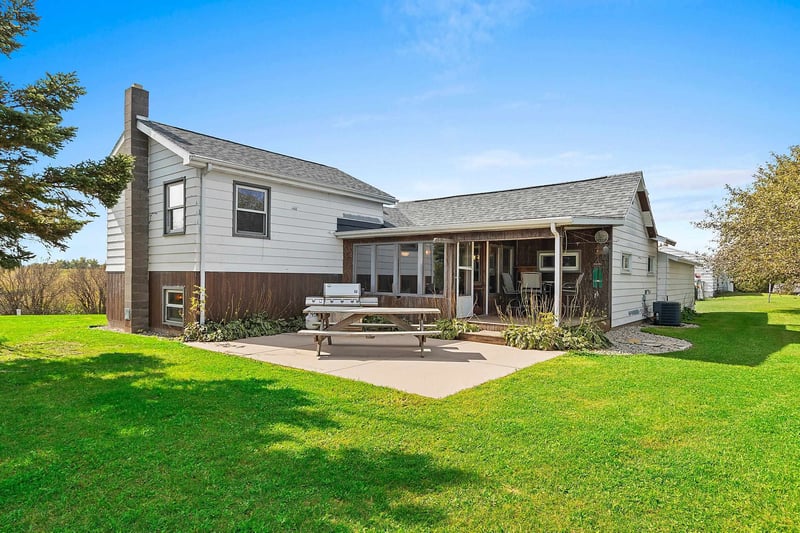 7408 Trail Rd, Gillett, WI 54124